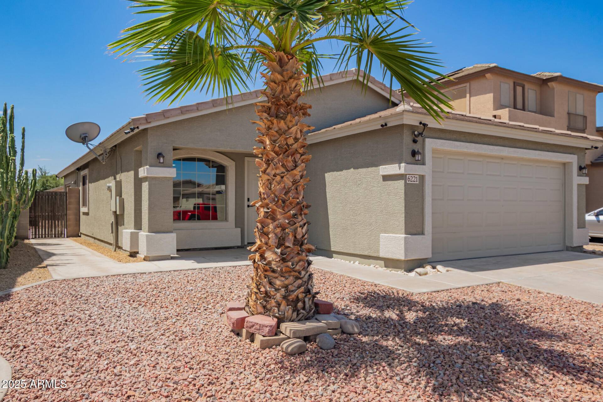 Phoenix, AZ 85043,6221 W RAYMOND Street