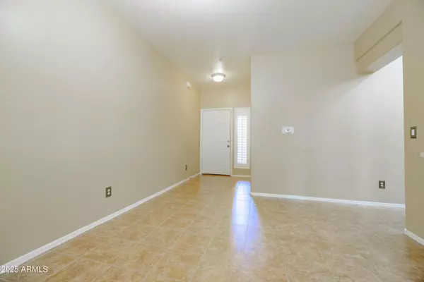 Mesa, AZ 85202,805 S SYCAMORE -- #119