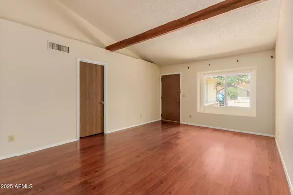 Mesa, AZ 85210,931 W EMELITA Circle