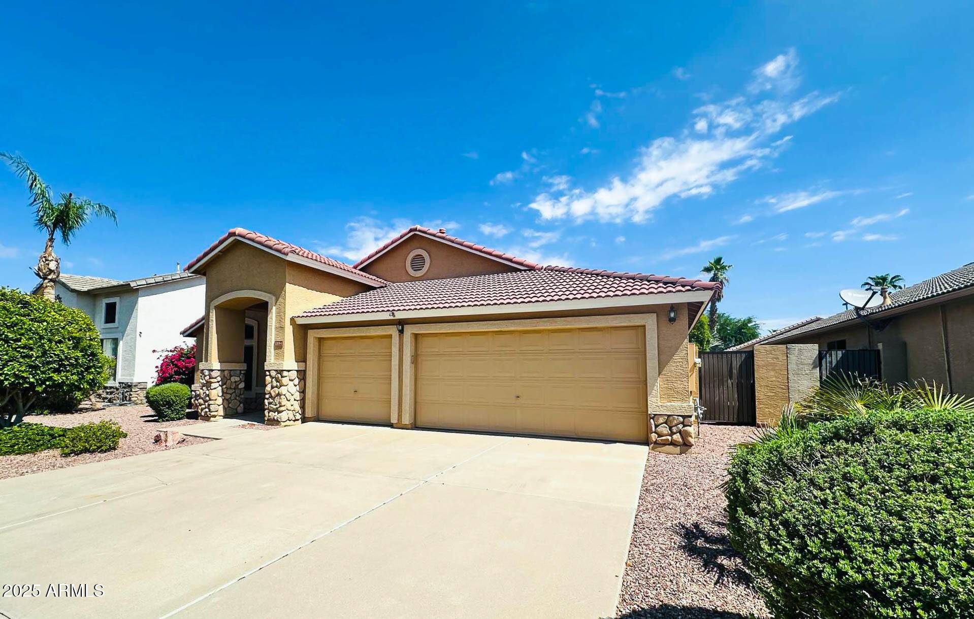 Gilbert, AZ 85296,1894 E SAGEBRUSH Street