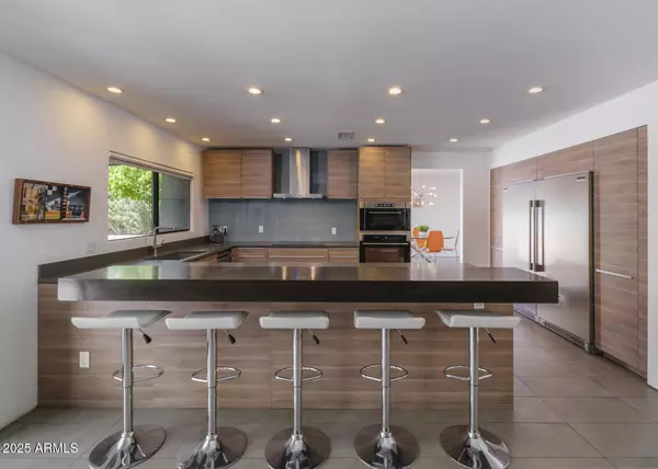 Phoenix, AZ 85012,513 E ROSE Lane