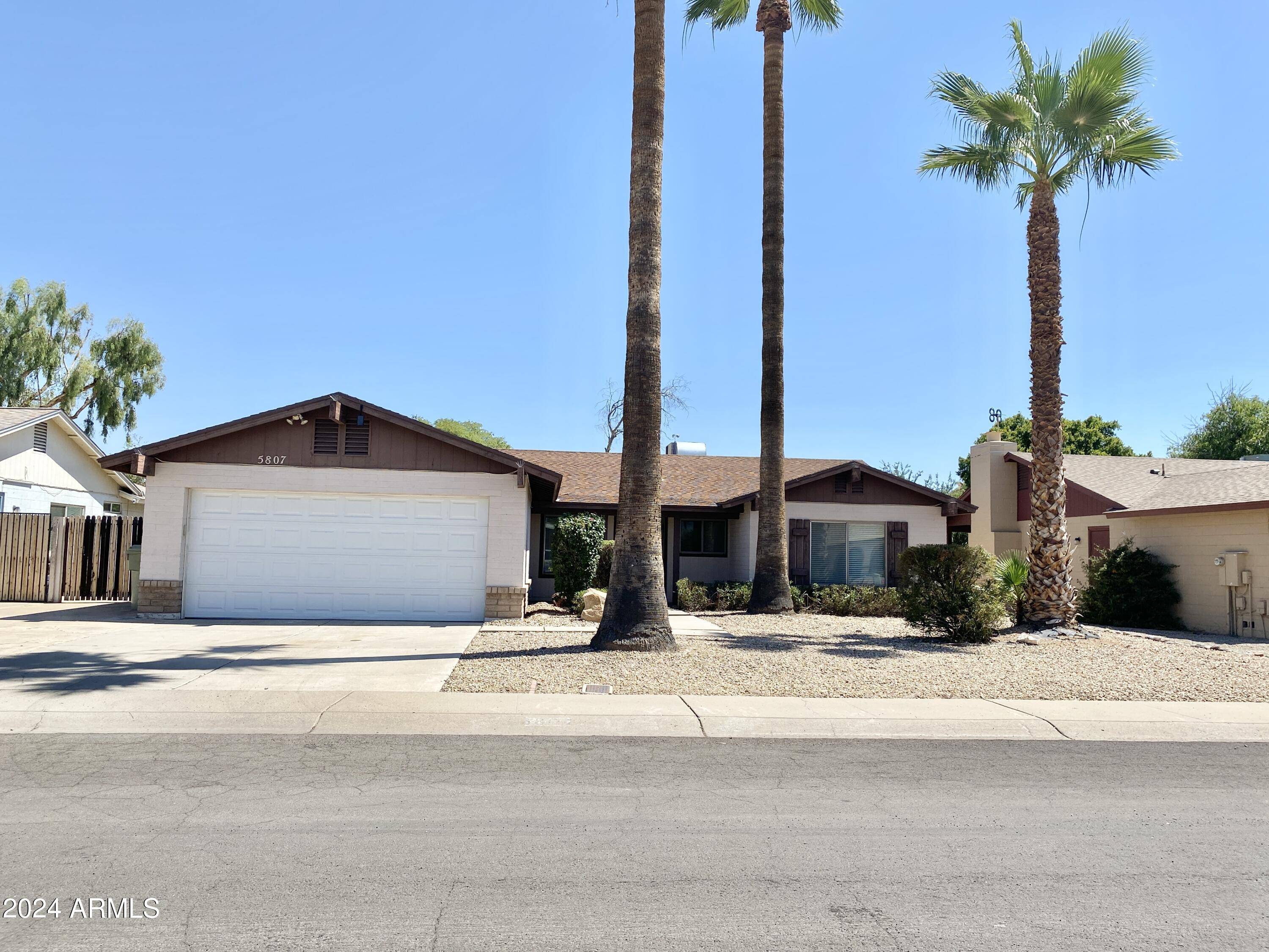 5807 W SHANGRI LA Road, Glendale, AZ 85304