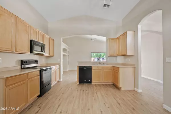 San Tan Valley, AZ 85144,2136 W GOLDMINE MOUNTAIN Drive