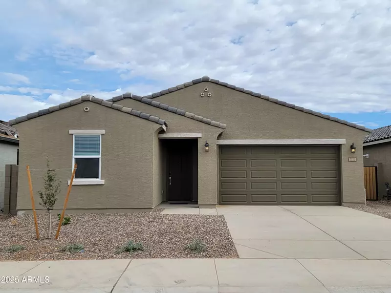 2520 E Grenache Road, San Tan Valley, AZ 85143