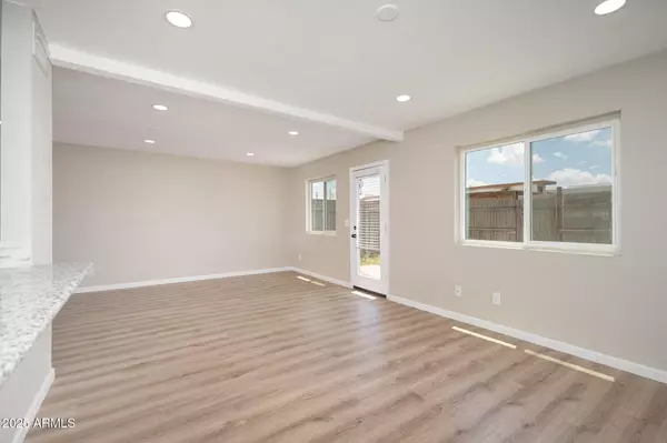 Phoenix, AZ 85040,421 E HIDALGO Avenue