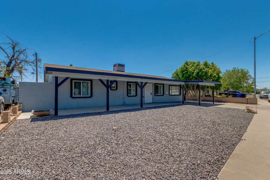 1735 W CINNABAR Avenue, Phoenix, AZ 85021