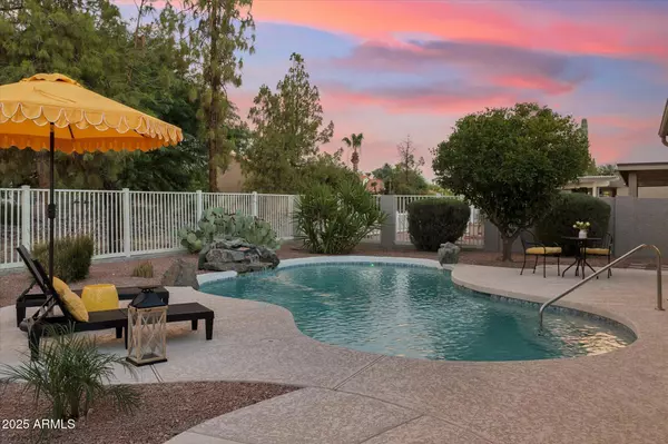26247 S FLAME TREE Drive, Sun Lakes, AZ 85248
