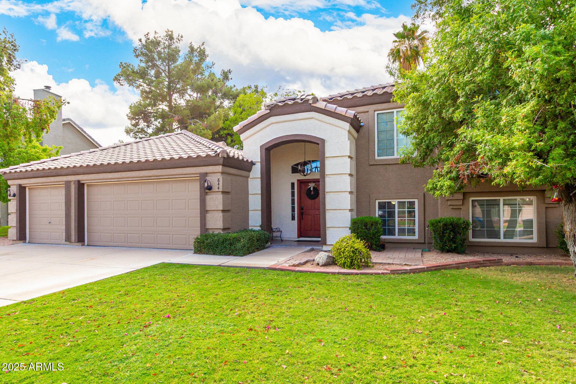Mesa, AZ 85203,844 N ORACLE --