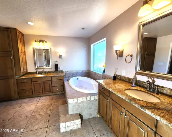 Phoenix, AZ 85023,15427 N 2ND Avenue