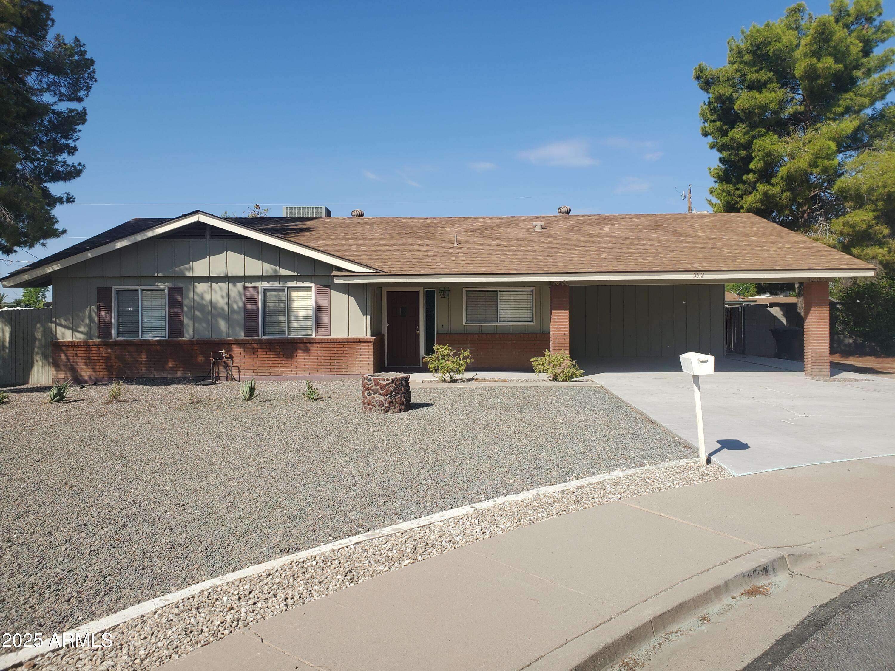2512 E GOLDEN Street, Mesa, AZ 85213