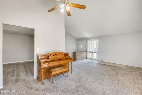 Glendale, AZ 85302,9622 N 65TH Drive