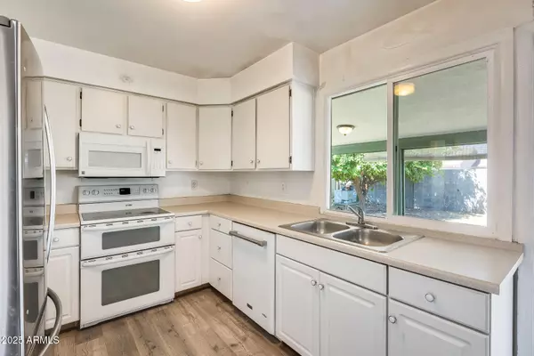 Glendale, AZ 85302,9622 N 65TH Drive