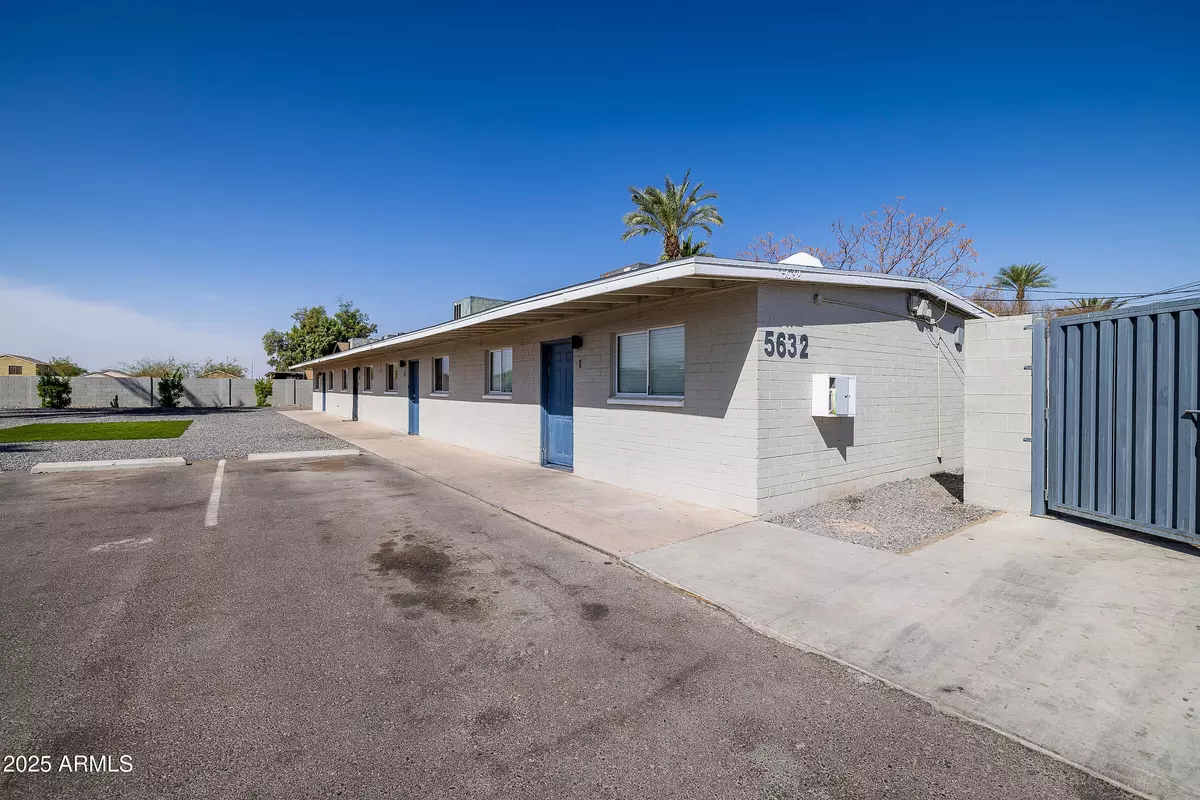 Phoenix, AZ 85041,5632 S Montezuma Street
