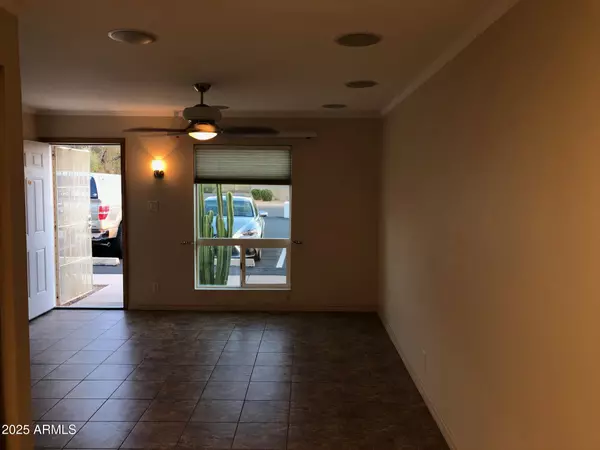 Scottsdale, AZ 85257,8004 E OAK Street