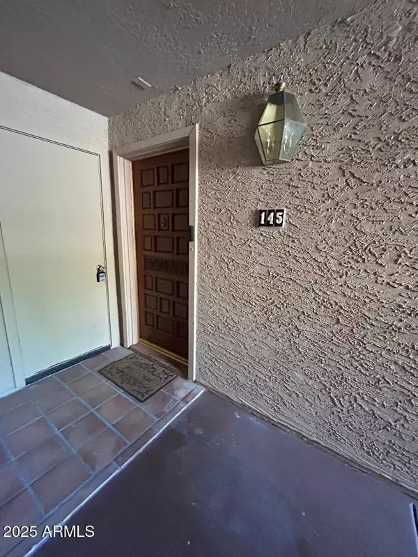 Scottsdale, AZ 85251,3031 N Civic Center PLZ -- #145
