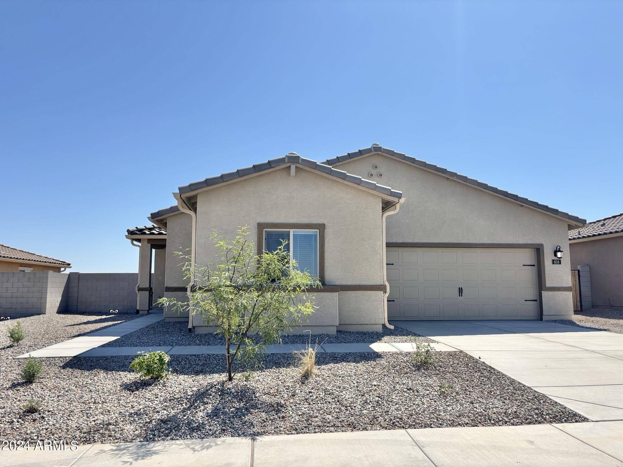 675 W CROWNED DOVE Trail, Casa Grande, AZ 85122