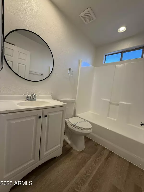Phoenix, AZ 85009,3304 W JACKSON Street