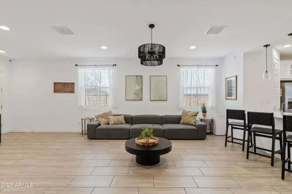 Gilbert, AZ 85298,2204 E KELLY Drive