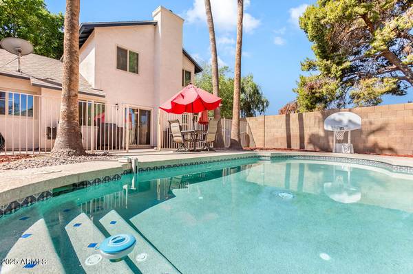 3808 W WHITTEN Street, Chandler, AZ 85226