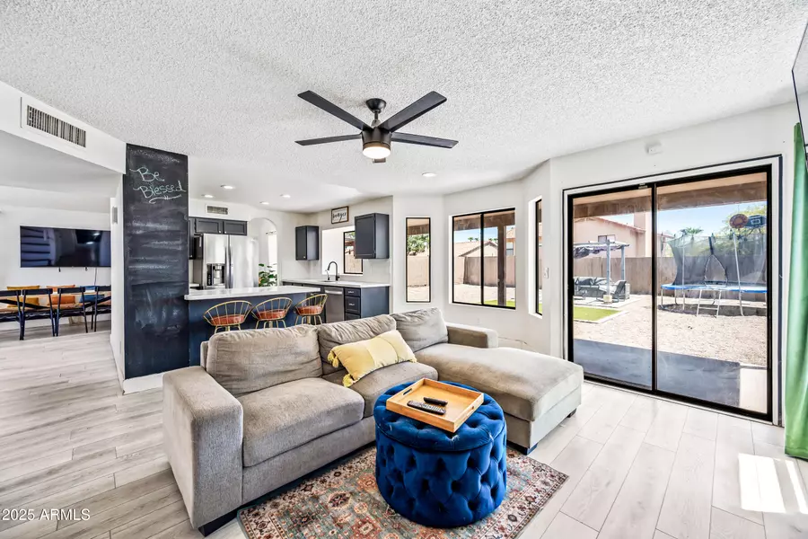 2721 E DRY CREEK Road, Phoenix, AZ 85048