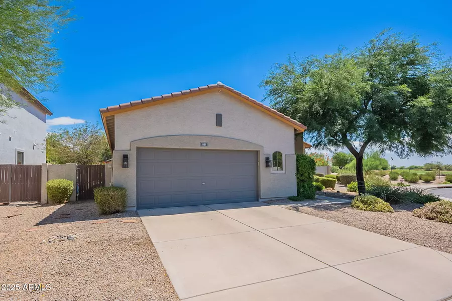 831 E TAURUS Place, Chandler, AZ 85249