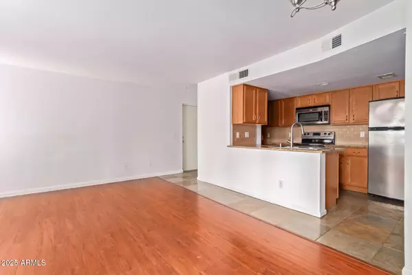 Tempe, AZ 85282,200 E SOUTHERN Avenue #203