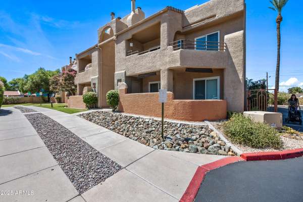 Phoenix, AZ 85032,3845 E Greenway Road #108