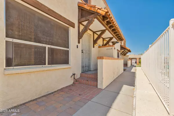 2221 W TURNEY Avenue #D, Phoenix, AZ 85015