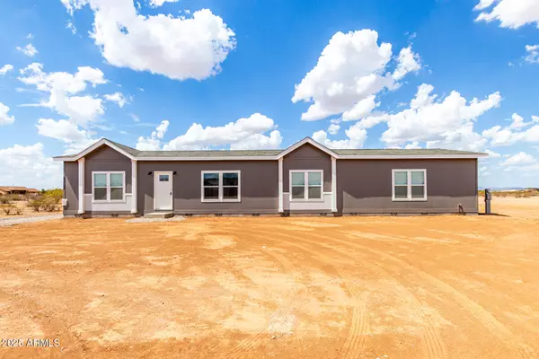 23066 W MILTON Drive, Wittmann, AZ 85361