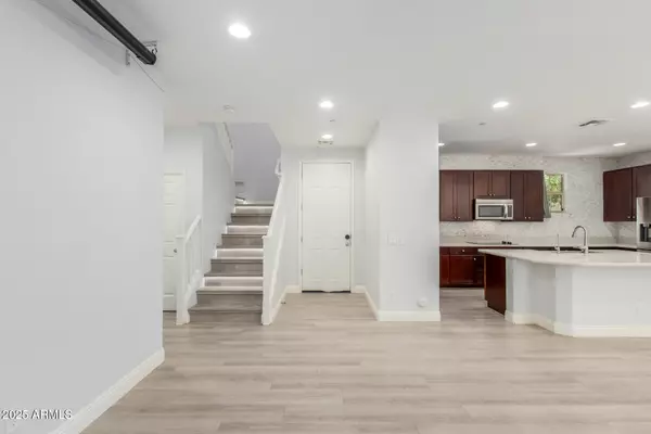 Phoenix, AZ 85032,4715 E TIERRA BUENA Lane