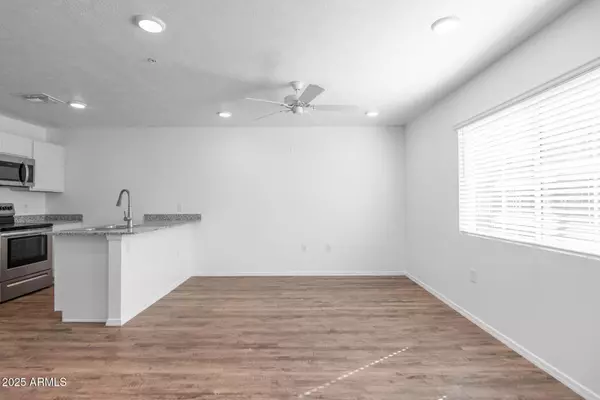 Surprise, AZ 85388,12570 N COTTON Lane #29-32