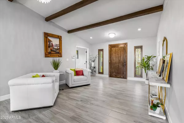 Phoenix, AZ 85028,2366 E BECKER Lane