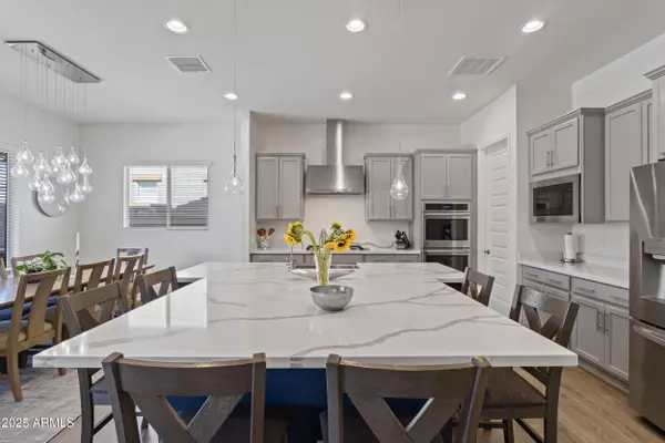 10638 E THORNTON Avenue, Mesa, AZ 85212