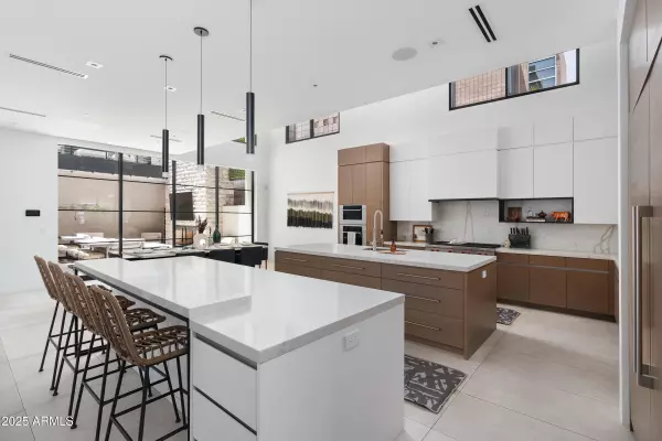 Scottsdale, AZ 85251,6933 E 1ST Street #1002