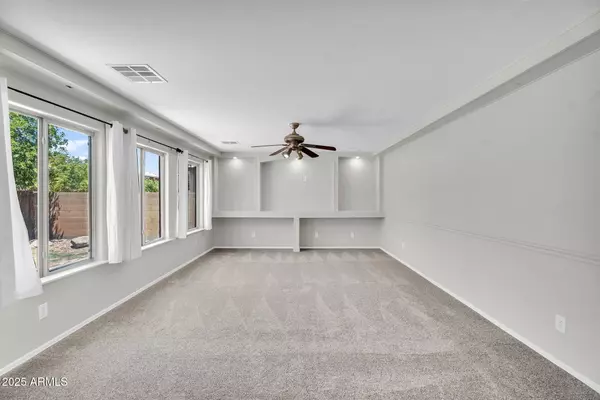 Maricopa, AZ 85139,45638 W DUTCHMAN Drive