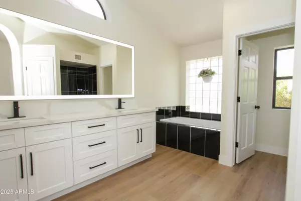 Glendale, AZ 85308,18874 N 69TH Avenue