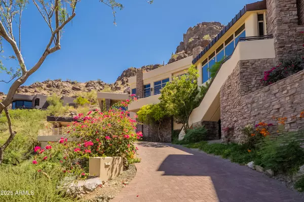 Paradise Valley, AZ 85253,5676 E CHENEY Drive