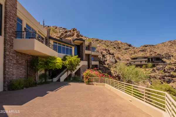 Paradise Valley, AZ 85253,5676 E CHENEY Drive