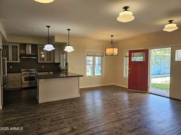 Tempe, AZ 85281,925 S Ash Avenue #1003