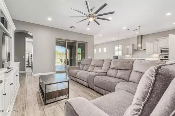 Phoenix, AZ 85045,15628 S 11TH Lane