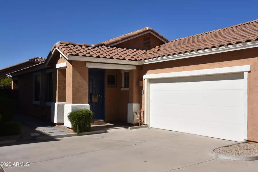 963 S COLONIAL Drive, Gilbert, AZ 85296