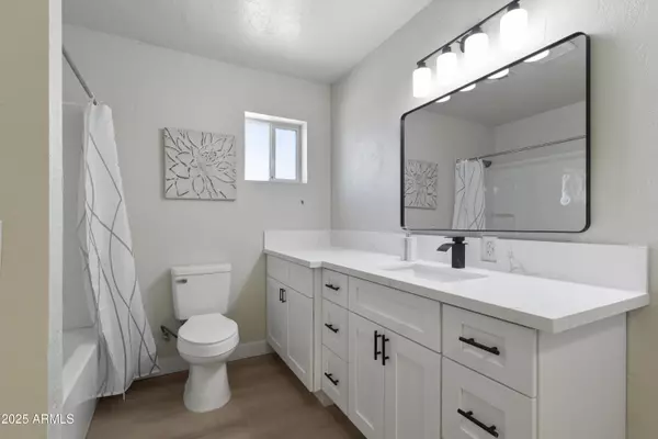 Apache Junction, AZ 85120,1065 W WHITELEY Street
