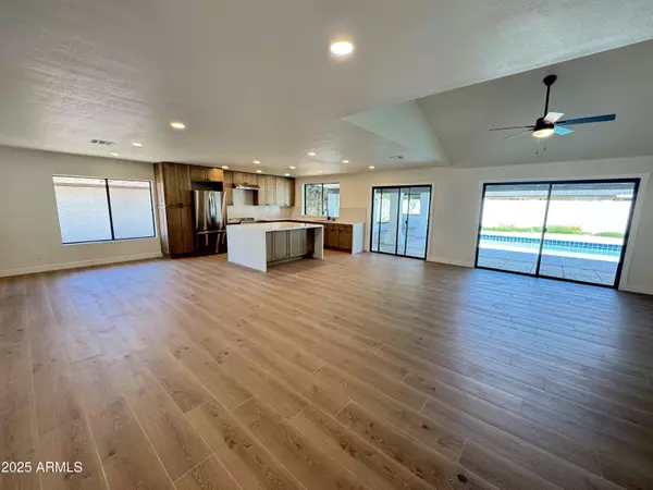 Scottsdale, AZ 85254,6712 E BEVERLY Lane