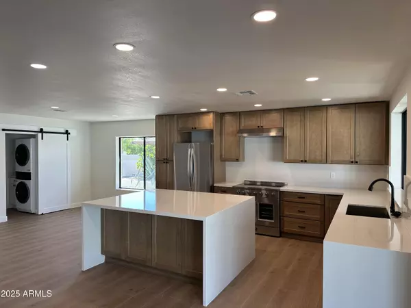 Scottsdale, AZ 85254,6712 E BEVERLY Lane