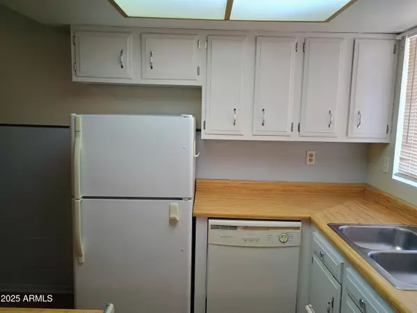 Glendale, AZ 85302,9221 N 63RD Drive