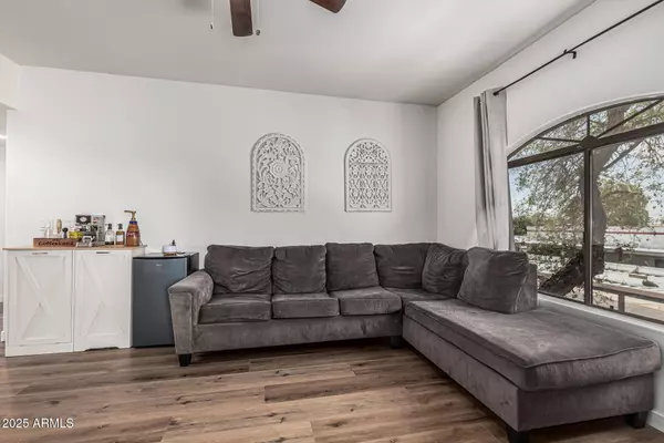 Phoenix, AZ 85037,10030 W INDIAN SCHOOL Road #255