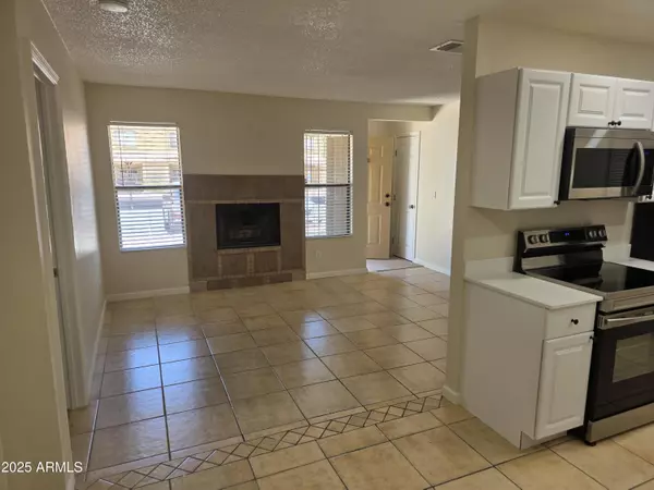 Phoenix, AZ 85042,3511 E BASELINE Road #1117
