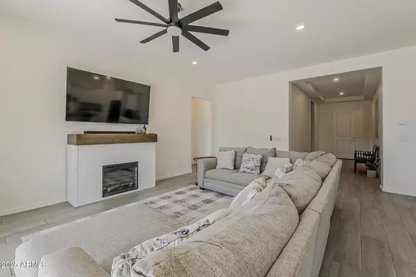 Litchfield Park, AZ 85340,5528 N 193RD Avenue