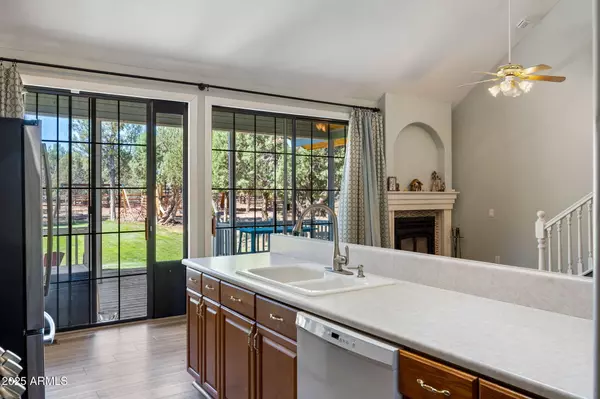 Show Low, AZ 85901,6853 RIM ROCK Road