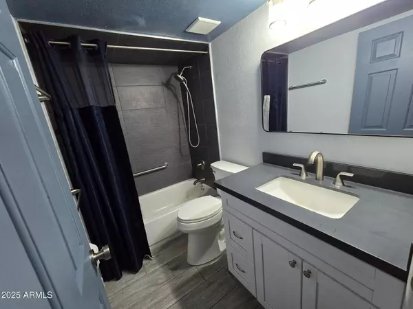 Phoenix, AZ 85022,1720 E THUNDERBIRD Road #1051